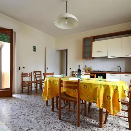 Trilocale In Centro A 50 Mt Mare Apartment